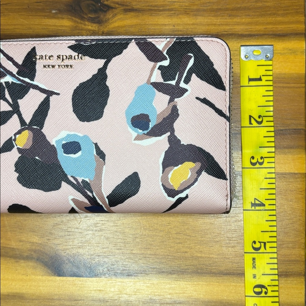 🌸♠️ Kate Spade Floral Wallet ♠️🌸 - Picture 8 of 8